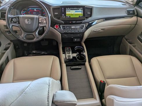 Certified 2022 Honda Pilot Touring image 19