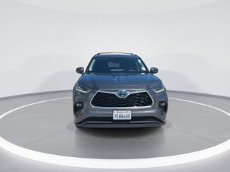Used 2023 Toyota Highlander Limited AWD/4WD video 3