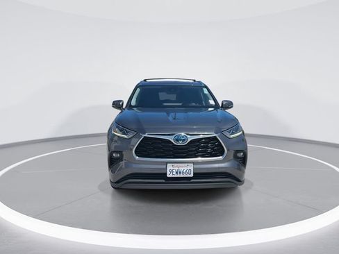 Used 2023 Toyota Highlander Limited AWD/4WD image 3