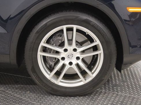 Certified 2024 Porsche Cayenne image 14