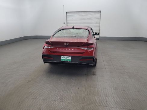 Used 2024 Hyundai Elantra SEL FWD image 7