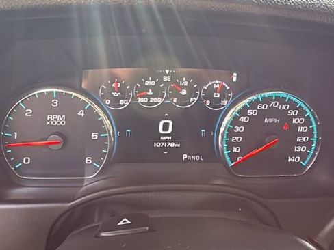 Used 2017 Chevrolet Suburban Premier image 17