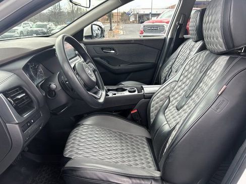 Used 2021 Nissan Rogue SV image 25