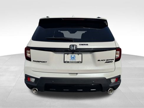 Used 2025 Honda Passport Black Edition image 6
