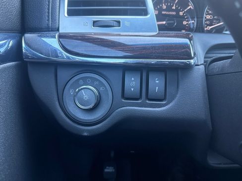 Used 2010 Lincoln MKS AWD image 25