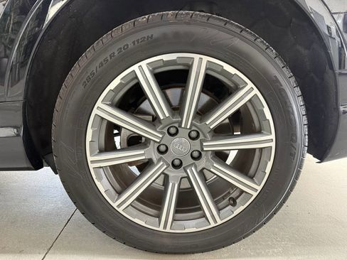 Used 2018 Audi Q7 3.0T Premium Plus w/ Premium Plus Package AWD/4WD image 32