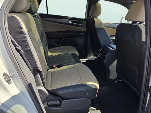 New 2026 Volkswagen Atlas Cross Sport SE FWD image 16