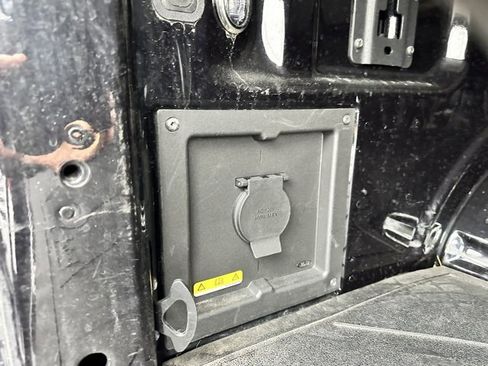 Used 2021 Ford F150 XLT w/ Equipment Group 302A High image 9