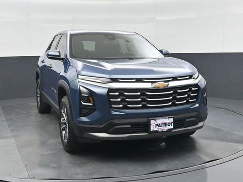 Used 2026 Chevrolet Equinox LT FWD image 10