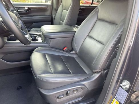 Used 2025 Chevrolet Tahoe LT image 30