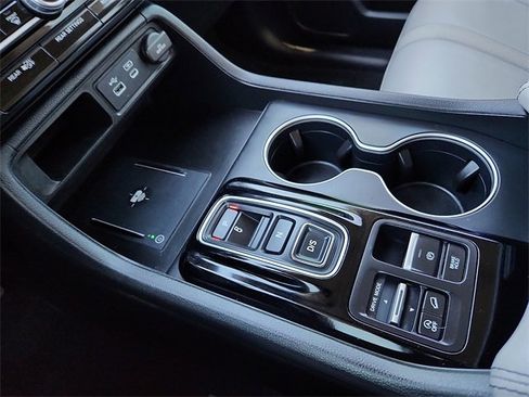 Used 2023 Honda Pilot Touring image 25