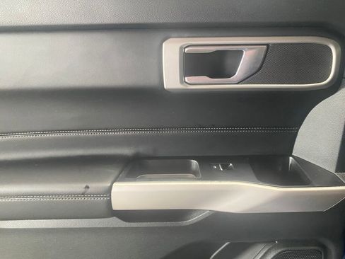 Used 2023 Ford Explorer XLT image 16