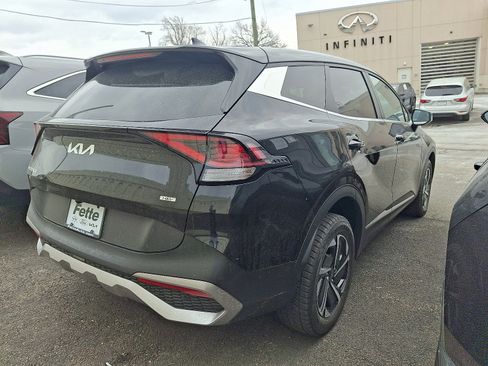 Certified 2023 Kia Sportage LX image 3