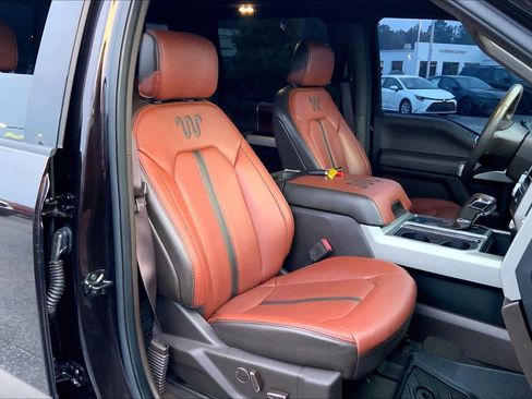 Used 2019 Ford F150 King Ranch w/ Equipment Group 601A Luxury AWD/4WD image 9