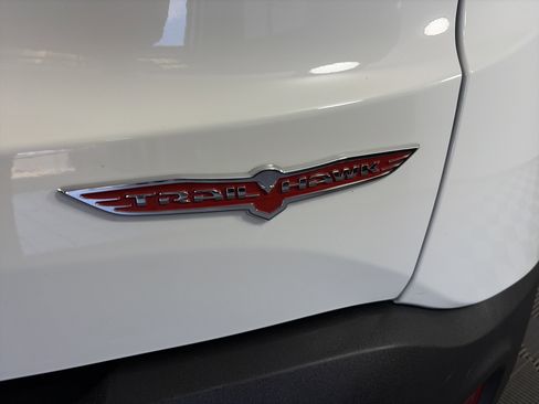 Used 2023 Jeep Renegade Trailhawk w/ Trailhawk Elite Group AWD/4WD image 16