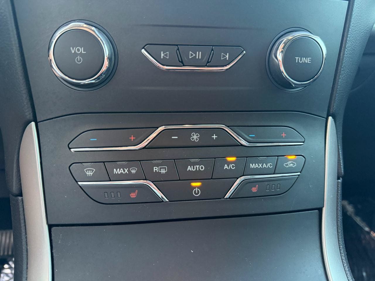 Used 2020 Ford Edge SEL AWD/4WD image 27