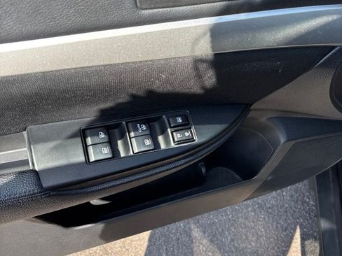 Used 2013 Subaru Outback 2.5i Premium AWD/4WD image 12