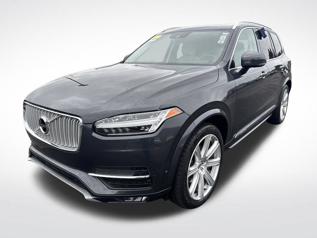 Used 2017 Volvo XC90 T6 Inscription w/ Vision Package AWD/4WD image 3