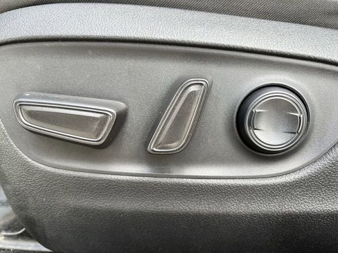 Used 2024 Toyota RAV4 XLE FWD image 24
