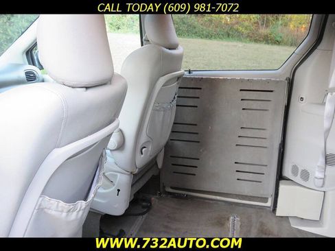 Used 2006 Chrysler Town & Country Limited w/ Trailer Tow Prep Group image 33