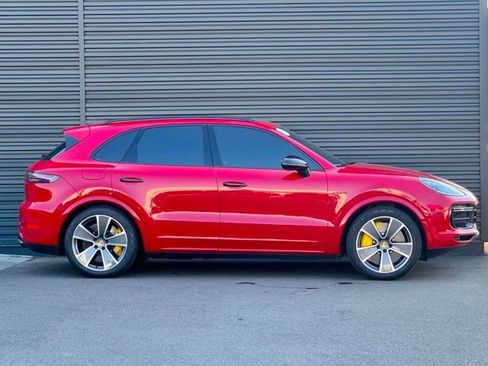 Used 2023 Porsche Cayenne Turbo S AWD/4WD image 8