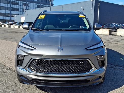 Used 2024 Buick Encore GX Sport Touring image 2