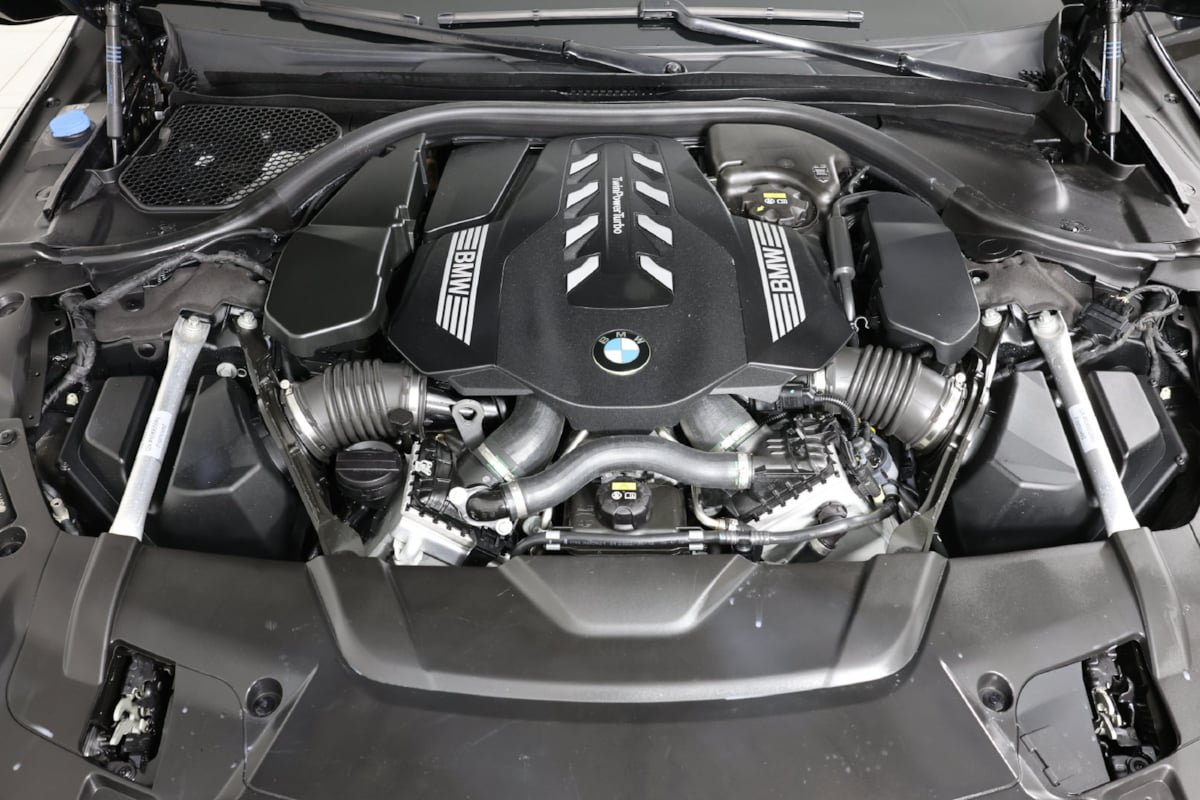 Used 2022 BMW 750i xDrive w/ Luxury Rear Seating Package AWD/4WD image 23