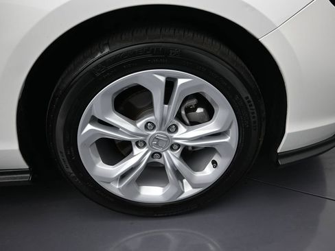 Used 2025 Honda Accord LX image 9