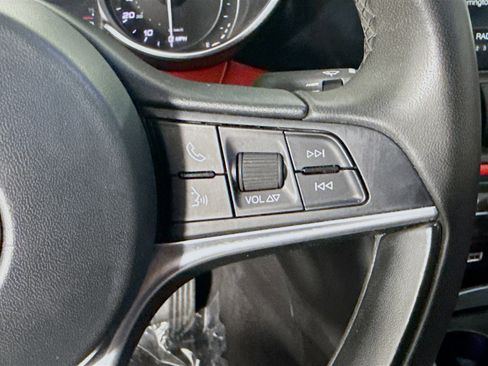 Used 2019 Alfa Romeo Giulia w/ Quick Order Package 22K Sport image 15