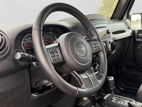 Used 2017 Jeep Wrangler Sport w/ Quick Order Package 24S AWD/4WD image 18
