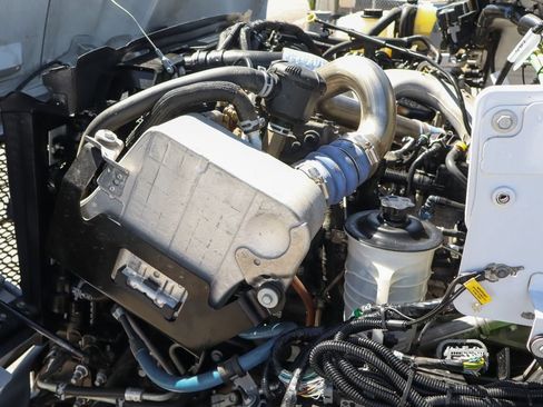Used 2021 Ford F650 2WD Regular Cab Super Duty image 12