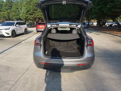 Used 2024 Tesla Model Y Long Range AWD/4WD image 19