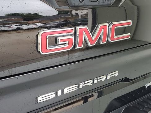 Used 2023 GMC Sierra 1500 AT4 w/ AT4 Preferred Package AWD/4WD image 9