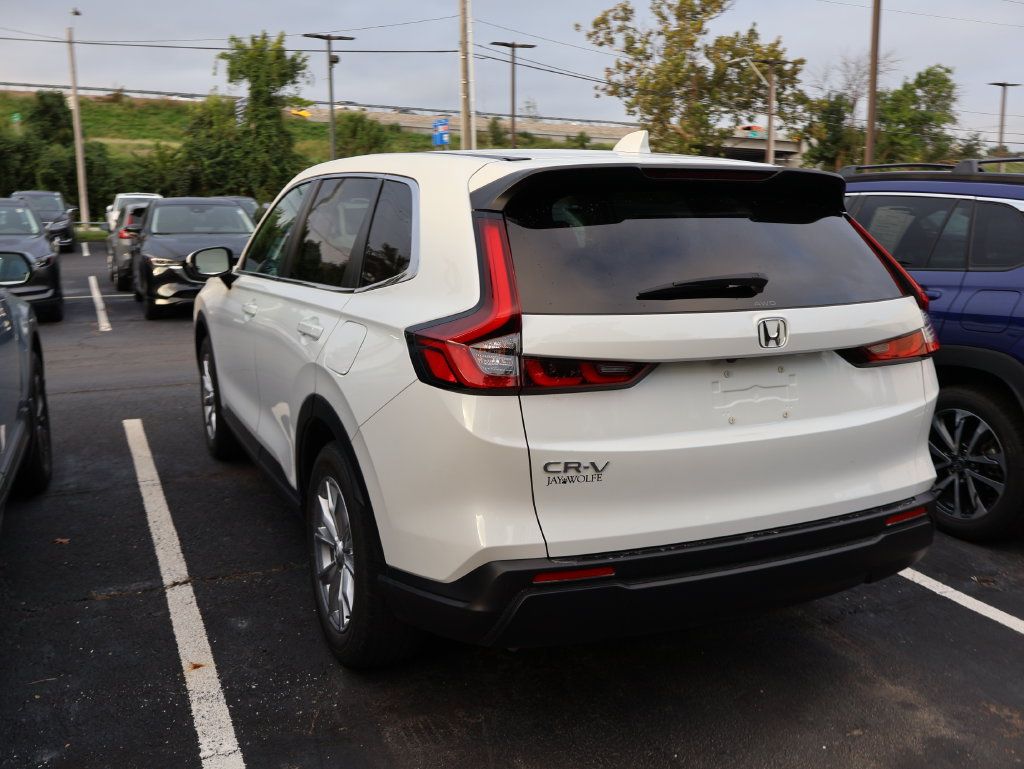 Used 2024 Honda CR-V EX image 5