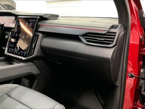 Used 2025 GMC Acadia AT4 w/ LPO, Floor Liner Package image 17