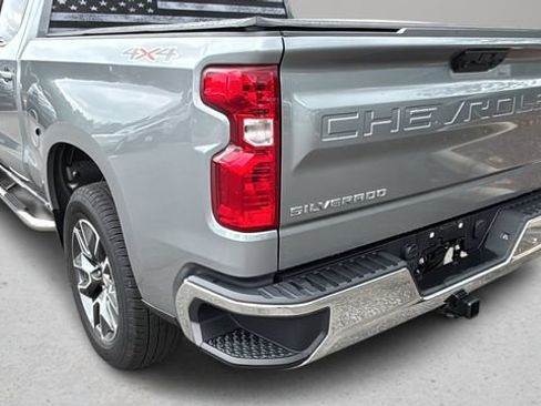 Used 2024 Chevrolet Silverado 1500 LT AWD/4WD image 31