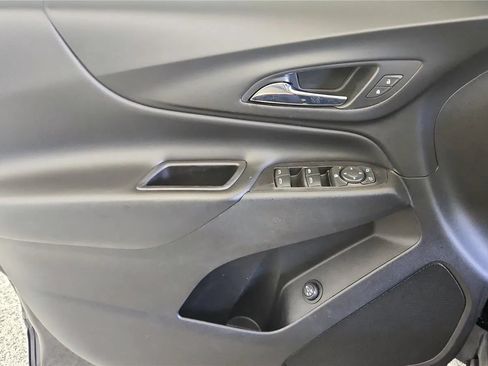 Used 2018 Chevrolet Equinox LT FWD image 33
