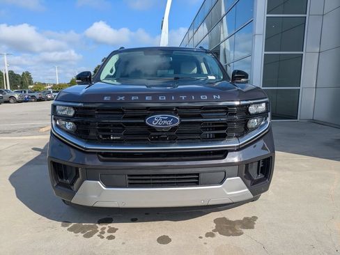 Used 2025 Ford Expedition Max Platinum w/ Platinum Ultimate Package AWD/4WD image 8
