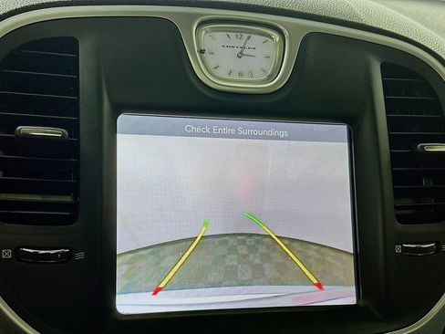 Used 2016 Chrysler 300 Limited image 13