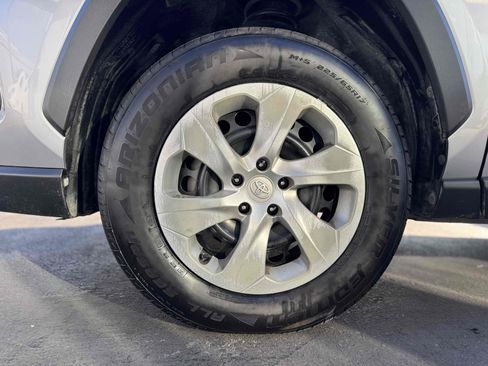 Used 2019 Toyota RAV4 LE w/ Carpet Mat Package image 35
