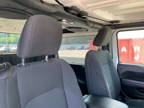 Used 2022 Jeep Wrangler Sport AWD/4WD image 19
