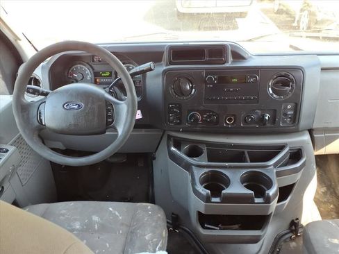 Used 2014 Ford E-250 and Econoline 250 w/ Power Group RWD image 6