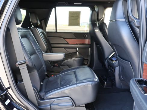 Used 2022 Lincoln Navigator Reserve RWD image 25