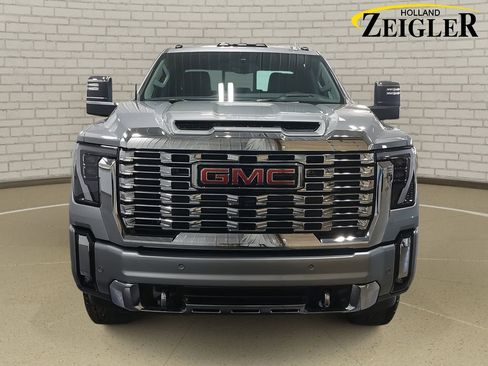 New 2025 GMC Sierra 3500 Denali w/ Denali Reserve Package image 2