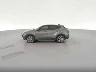 Used 2024 Alfa Romeo Stelvio Veloce video 2