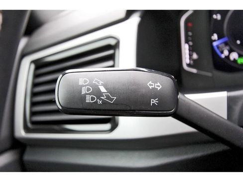 Used 2023 Volkswagen Atlas Cross Sport SE w/ Panoramic Sunroof Package FWD image 20