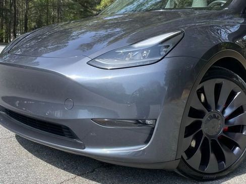 Used 2021 Tesla Model Y Performance image 3