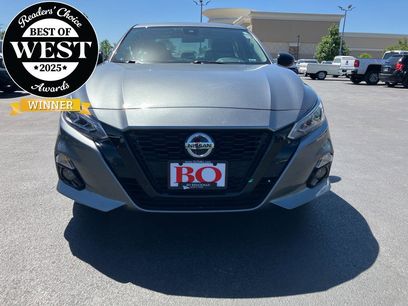 Used 2022 Nissan Altima 2.5 SR w/ Midnight Edition Package
