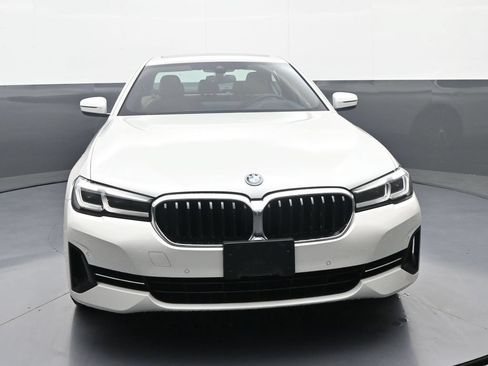 Used 2023 BMW 530e xDrive w/ Premium Package AWD/4WD image 2