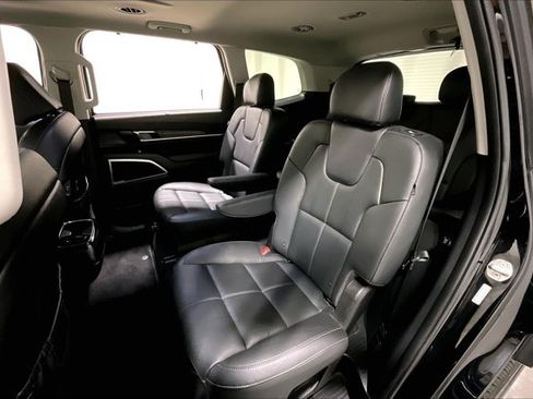Used 2024 Kia Telluride EX w/ EX Captain's Chair Package AWD/4WD image 26